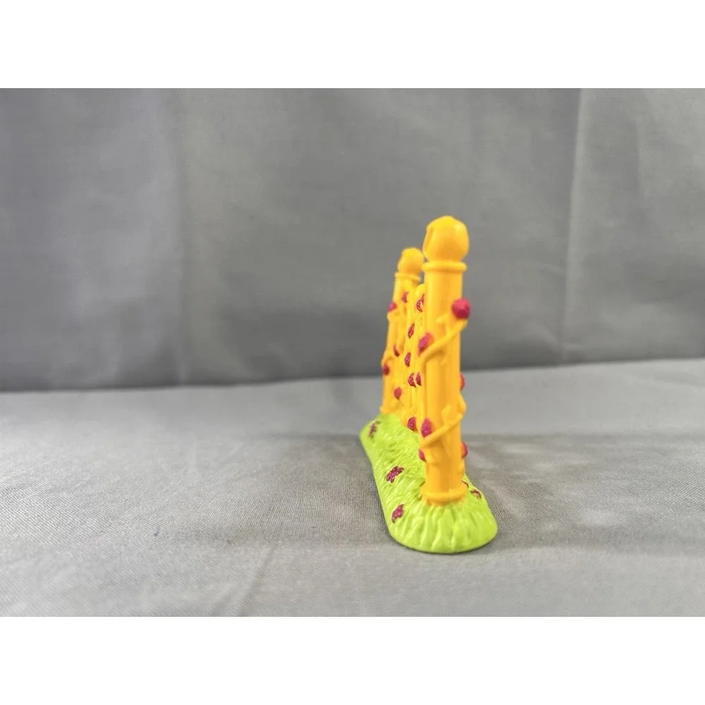 Vintage 1990's My Little Pony Yellow Fence Accessory from the Moon Shadow G2